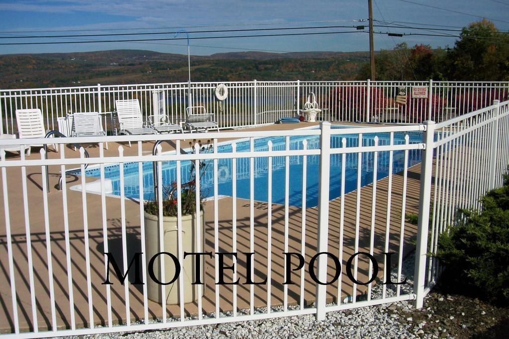 Longhouse Lodge Motel Watkins Glen Exteriör bild