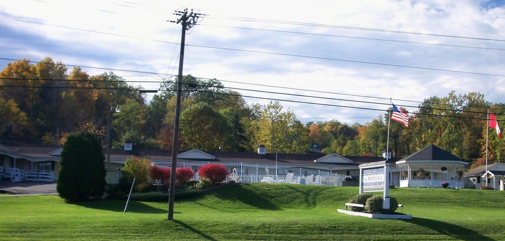Longhouse Lodge Motel Watkins Glen Exteriör bild